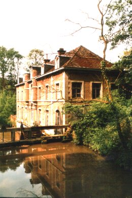 Foto van <p>Moulin de la Follie<br />Moulin du Ramponneau</p>, Ecaussinnes-d'Enghien (Ecaussinnes), Foto: Robert Van Ryckeghem | Database Belgische molens