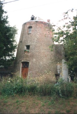 Foto van <p>Moulin à vent<br />Moulin des Trieux</p>, Estinnes-au-Mont (Estinnes), Foto: Robert Van Ryckeghem | Database Belgische molens