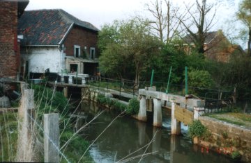 Foto van <p>Moulin Desart</p>, Oreye, Foto: Robert Van Ryckeghem, Koolkerke | Database Belgische molens