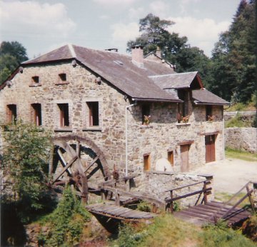 Foto van <p>Moulin de Rochelinval<br />moulin Meier</p>, Wanne (Trois-Ponts), Foto: Jef Verbeeck, aug. 1977 | Database Belgische molens