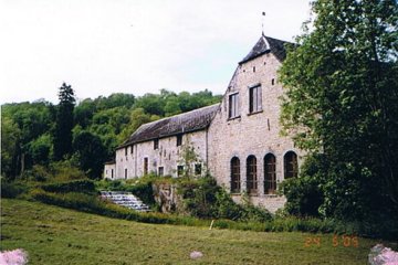 Foto van <p>Moulin du Château<br />Marteau Longe</p>, Arbre (Profondeville), Foto: Robert Van Ryckeghem, Koolkerke | Database Belgische molens