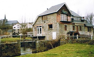 Foto van <p>Moulin de Pry</p>, Pry (Walcourt), Foto: Robert Van Ryckeghem, Koolkerke | Database Belgische molens