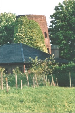 Foto van Het Meuleke<br />Molen Vandevelde, Schendelbeke (Geraardsbergen), Foto: Lieven Denewet | Database Belgische molens