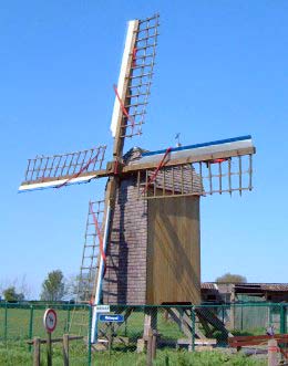 Foto van Molentje Decroos, Eggewaartskapelle (Veurne), Foto: Donald Vandenbulcke, Staden | Database Belgische molens