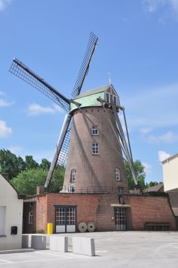 Foto van Kazandmolen, Rumbeke (Roeselare), Foto: Donald Vandenbulcke,  Nieuwpoort | Database Belgische molens