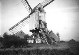 <p>Schuttersveldmolen<br />Molen Schollen</p>