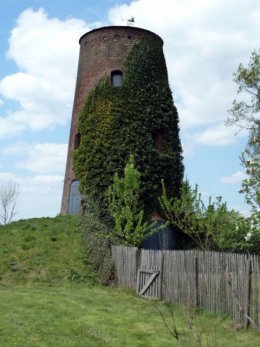 Foto van Molen Van Dun, Meerle (Hoogstraten), Foto: Ton Slings, Heerlen, 09.05.2013 | Database Belgische molens