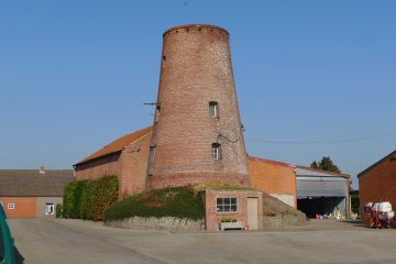 Foto van Oude Molen - II<br />Molen van Wuustwezel - II<br />Molen Van Hoydonck, Wuustwezel, Foto: John Verpaalen, Roosendaal, 02.10.2011 | Database Belgische molens