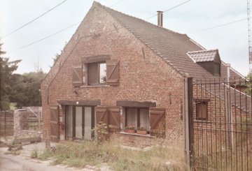 Foto van <p>Moulin de la Haye<br />Moulin d'Anderlues</p>, Anderlues, Het vroegere watermolengebouw, nu ingericht als woning. Foto: Robert Van Ryckeghem, Sint-Andries, 01.08.2013 | Database Belgische molens