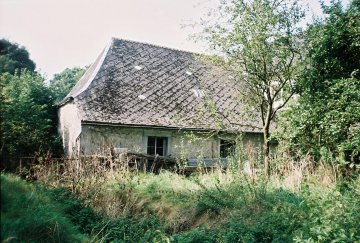 Foto van <p>Le Petit Moulin<br />Moulin Defer</p>, Barbençon (Beaumont), Foto: Robert Van Ryckeghem, Sint-Andries, 29.09.2013 | Database Belgische molens