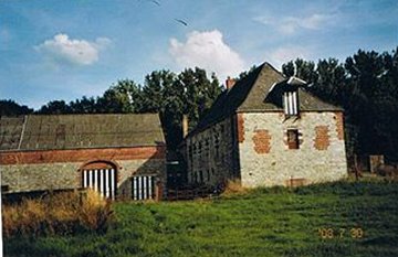 Foto van <p>Moulin de Bersillies</p>, Bersillies-l'Abbaye (Erquelinnes), Foto: Robert Van Ryckeghem, 30.07.2008 | Database Belgische molens