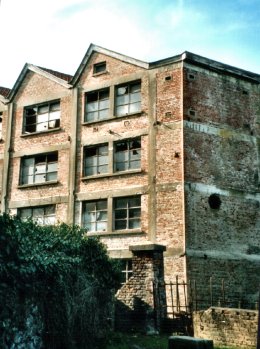 Foto van <p>Moulin du Village<br />Moulin de Bolignies<br />Tannerie Roorijk</p>, Brugelette, Foto: Lieven Denewet | Database Belgische molens