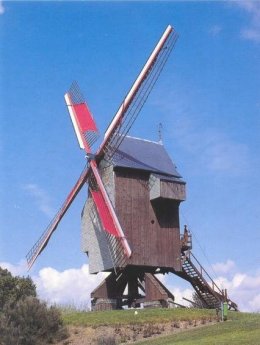 Foto van <p>Moulin du Cat Sauvage<br />Moulin du Chat Sauvage<br />Kattemolen</p>, Ellezelles, Foto: John Verpaalen, (c) Prentkaart Stichting Levende Molens, Roosendaal | Database Belgische molens