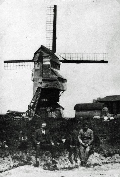 Moulin du Roosenberg
Moulin du Rozenberg
Rozenbergmolen, Moulin Rousseau Moulin du Roosenberg
Moulin du Rozenberg
Rozenbergmolen, Moulin Rousseau
