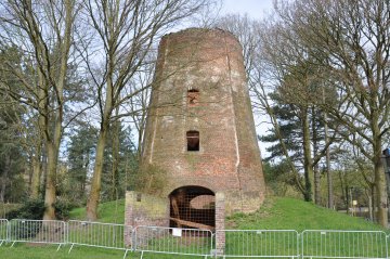 Foto van Engsbergse Molen<br />Engsbergmolen, Tessenderlo, Foto: Donald Vandenbulcke, Staden, 10.04.2010 | Database Belgische molens