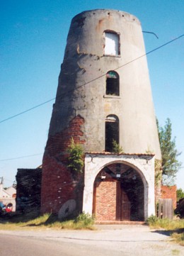 Foto van Bergmolen<br />Molen van 't Kamp<br />Molen Bemindt<br />Bemindtmolen, Leopoldsburg, Foto: Lieven Denewet, Hooglede | Database Belgische molens