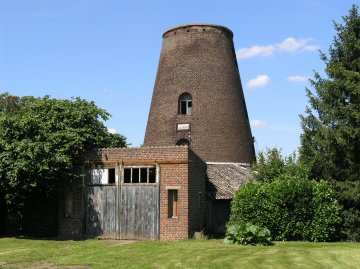 Foto van Nooit Gedacht<br />Kruiskensmolen<br />Kruuskensmolen, Mechelen-aan-de-Maas (Maasmechelen), Foto: Willem Jans, 2007 | Database Belgische molens