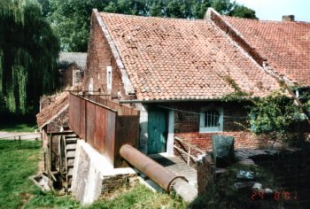 Foto van Nerummolen<br />Neremmolen<br />Neremsmolen<br />Molen van Nerem, Montenaken (Gingelom), Foto: Robert Van Ryckeghem, Koolkerke | Database Belgische molens