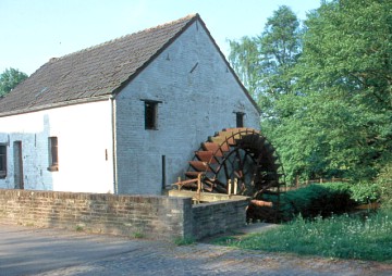 Foto van Volmolen<br />Beelenmolen, Opoeteren (Maaseik), Foto: Wim Jans | Database Belgische molens