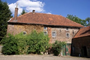 Foto van Ordenmolen<br />Ordensmolen<br />Molen van St. Pieter<br />Moulin de l'Ordre, Sint-Pieters-Voeren (Voeren), Foto: Will Urselmann, Maastricht, 24.07.2010 | Database Belgische molens