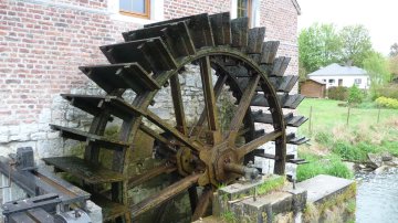 Foto van <p>Moulin d'Avennes<br />Moulin Lannois<br />moulin Dessart</p>, Avennes (Braives), Foto: Ton Slings, Heerlen, 01.05.2010  | Database Belgische molens