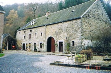 Foto van <p>Moulin du Blocquay</p>, Comblain-Fairon (Hamoir), Foto: Robert Van Ryckeghem, 13.11.2003  | Database Belgische molens