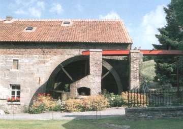 Foto van <p>Moulin de Henry Fontaine<br />Moulin Charlier<br />Moulin Choisy<br />Neuf Moulin</p>, Grand-Hallet (Hannut), Foto: Luc Bruyeres | Database Belgische molens