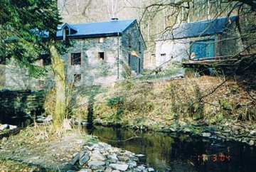 Foto van <p>Moulin des Côtes<br />Moulin des Côres<br />Petit moulin de Bellevaux<br />Moulin Lépire</p>, Bellevaux (Bouillon), Foto: Robert Van Ryckeghem, Koolkerke | Database Belgische molens