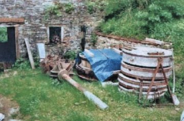 Foto van <p>Moulin de la Salette<br />Moulin Tchout</p>, Hatrival (Saint-Hubert), Foto: Léon Francois | Database Belgische molens