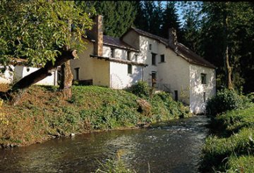 Foto van <p>Moulin de Naives<br />Moulin de Nawès</p>, Herbeumont, Foto: Jean Godier | Database Belgische molens