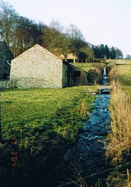 Foto van <p>Moulin de Sart<br />Moulin Poncelet</p>, Jehonville (Bertrix), Foto: Robert Van Ryckeghem, Koolkerke | Database Belgische molens