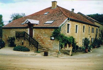 Foto van <p>Moulin de Radru<br />Vieux Moulin</p>, Lamorteau (Rouvroy), Foto: Robert Van Ryckeghem, Koolkerke | Database Belgische molens