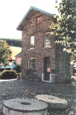 Foto van <p>Moulin de Chérapont<br />moulin Boulanger</p>, Limerlé (Gouvy), Foto: Jacky Adam, Rendeux | Database Belgische molens