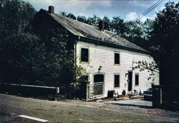 Foto van <p>Moulin de Soy</p>, Soy (Erezée), Foto: Robert Van Ryckeghem, Sint-Andries, 18.05.2004 | Database Belgische molens