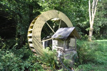 Foto van <p>Roue de Blèchamp</p>, Gros-Fays (Bièvre), Photo: Jean-Paul Vingerhoed, Corroy-le-Grand, sept. 2012 | Database Belgische molens