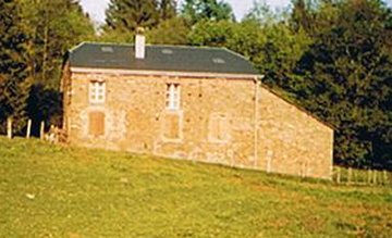 Foto van Moulin de Gigue, Sugny (Vresse-sur-Semois), Foto: Robert Van Ryckeghem, 10.05.2003 | Database Belgische molens