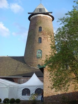 Foto van Molen Van Hove<br />Nieuwe Molen, Beveren-Waas, Foto: Stefaan Van Hove, 2008 | Database Belgische molens