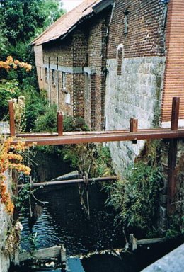 Foto van Vander Biestmolen<br />Molen Vander Biest<br />Molen aan het Dorp, Erpe (Erpe-Mere), Foto: Robert Van Ryckeghem, sept. 2009 | Database Belgische molens