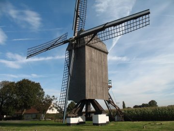 Foto van Huisekoutermolen, Huise (Kruisem), Foto: Jos Hubin | Database Belgische molens