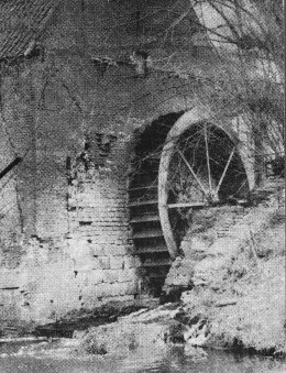 Foto 11 van Herlegemmolen, Zaubeekmolen, 't Waterkot van Herlegem, Kruishoutem (Kruisem), Foto voor 1960. Verzameling Ons Molenheem | Database Belgische molens Herlegemmolen, Zaubeekmolen, 't Waterkot van Herlegem, Kruishoutem (Kruisem), Foto voor 1960. Verzameling Ons Molenheem | Database Belgische molens