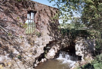 Foto van Het Stampkot, Maarke-Kerkem (Maarkedal), Foto: Rudy De Mets, Zarlardinge, 2007 | Database Belgische molens