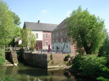 Foto van Ter Biestmolen<br />Simoensmolen, Nederzwalm-Hermelgem (Zwalm), Foto: Marnix Demoor, 21.05.2010 | Database Belgische molens