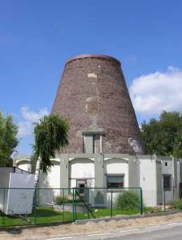 Foto van Molen De Ronne<br />De Ronnemolen<br />Molenhof, Semmerzake (Gavere), Foto: Donald Vandenbulcke, Staden | Database Belgische molens