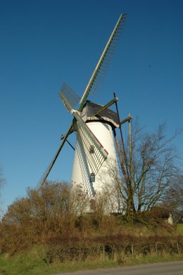 Foto van Van Vlaenderensmolen<br />Molen Van vlaenderen, Vinderhoute (Lievegem), Foto: Donald Vandenbulcke, Staden | Database Belgische molens