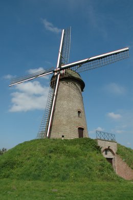 Foto van Gerardsmolen<br />Gerardmolen<br />Wippelgemmolen, Evergem, Foto: Donald Vandenbulcke, Staden | Database Belgische molens