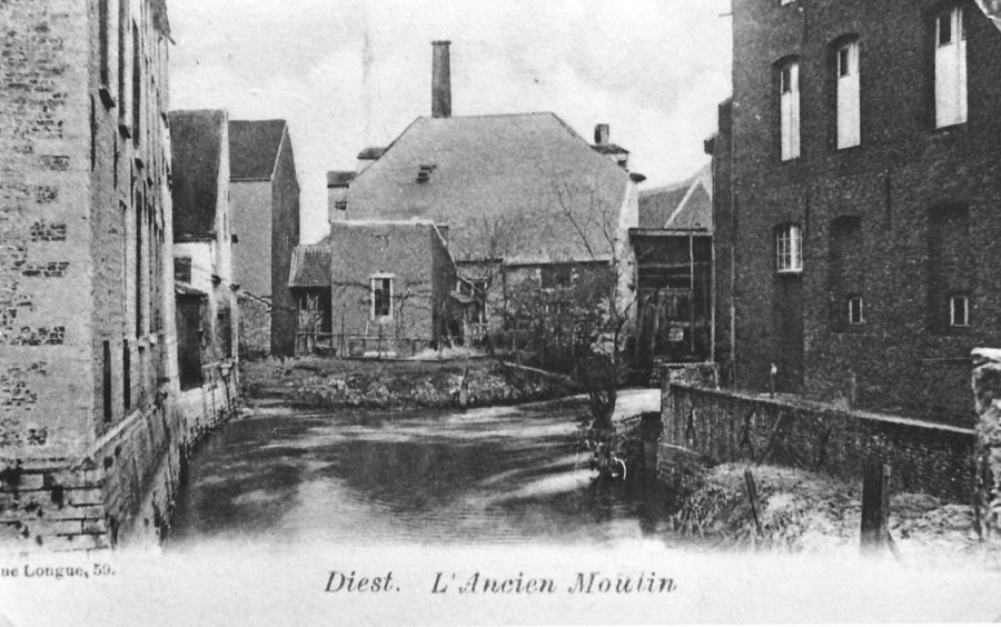 Minderbroedersmolen, Grachtmolen, Sint-Sulpitiusmolen, Binnenmolen, Kerkmolen, Kerkhofmolen, Molen van de Markt, Kleine Molen