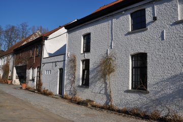 Foto van Ensdellemolen<br />Molen Tenbroek onder Alsemberg<br />Cartonnerie d'Alsemberg, Alsemberg (Beersel), Foto: Donald Vandenbulcke, Staden, 09.03.2010 | Database Belgische molens