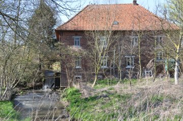 Foto van <p>Bijvoordemolen<br />Molen van Bijvoorde<br />Breisemmolen<br />Molen Kemels</p>, Kerkom (Boutersem), Foto: Donald Vandenbulcke, Staden, 06.04.2010 | Database Belgische molens