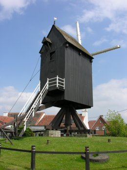 Foto van <p>Heidemolen</p>, Malderen (Londerzeel), Foto: Donald Vandenbulcke, 07.05.2009 | Database Belgische molens