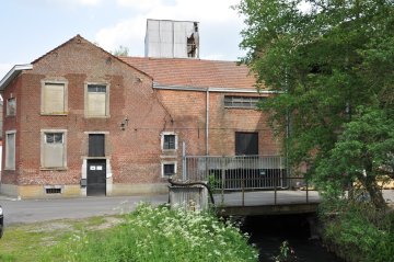 Foto van <p>Orsmolen<br />Molen Goris<br />Molen Ponsaerts</p>, Orsmaal-Gussenhoven (Linter), Foto: Donald Vandenbulcke, Staden, 18.05.2010 | Database Belgische molens